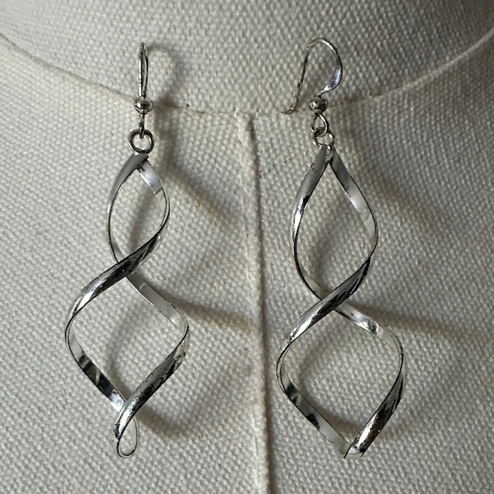Modern Elegant Silver Twisted Drop Earrings - Picture 2 of 4